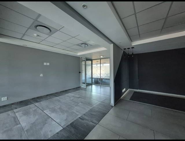 1,300M² OFFICE TO LET IN WAVERLEY